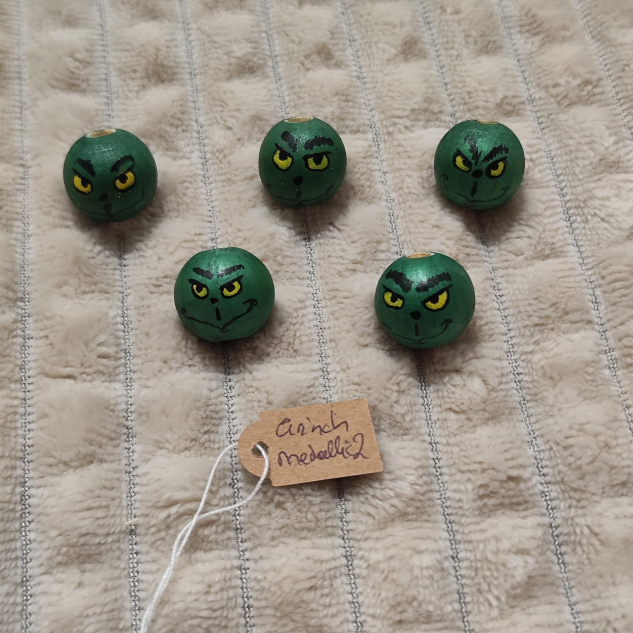 ✨ Grinch-Köpfchen 5er-Set – Metallic-Grün mit Charakter