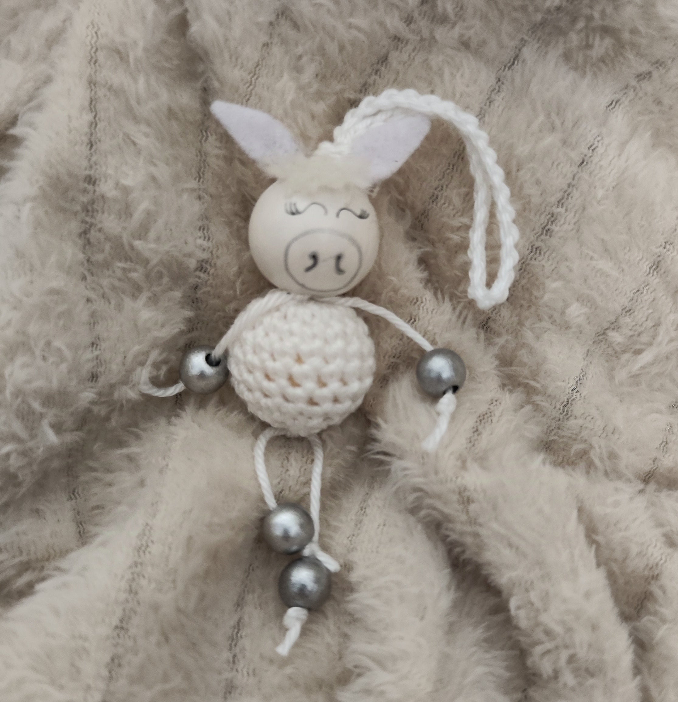 🤍 Sorgenwürmchen „Schlichter Schimmel“ – dezent, fein & zeitlos