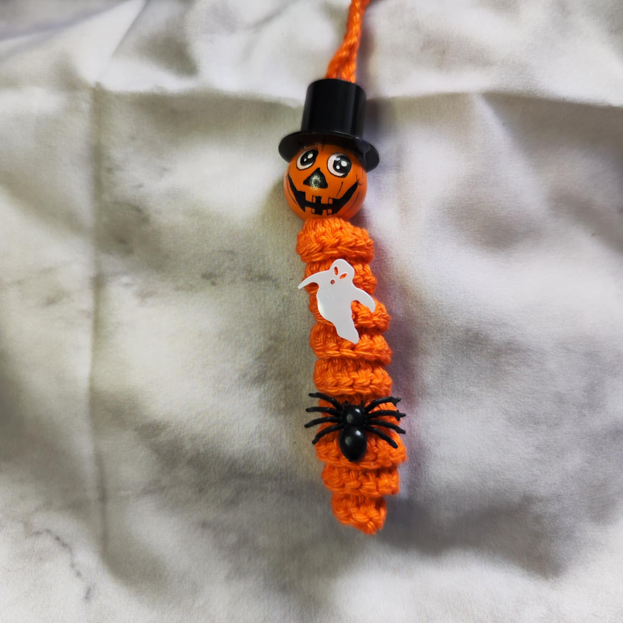 Kürbis-Männchen – handgehäkelte Deko & Glücksbringer für Halloween