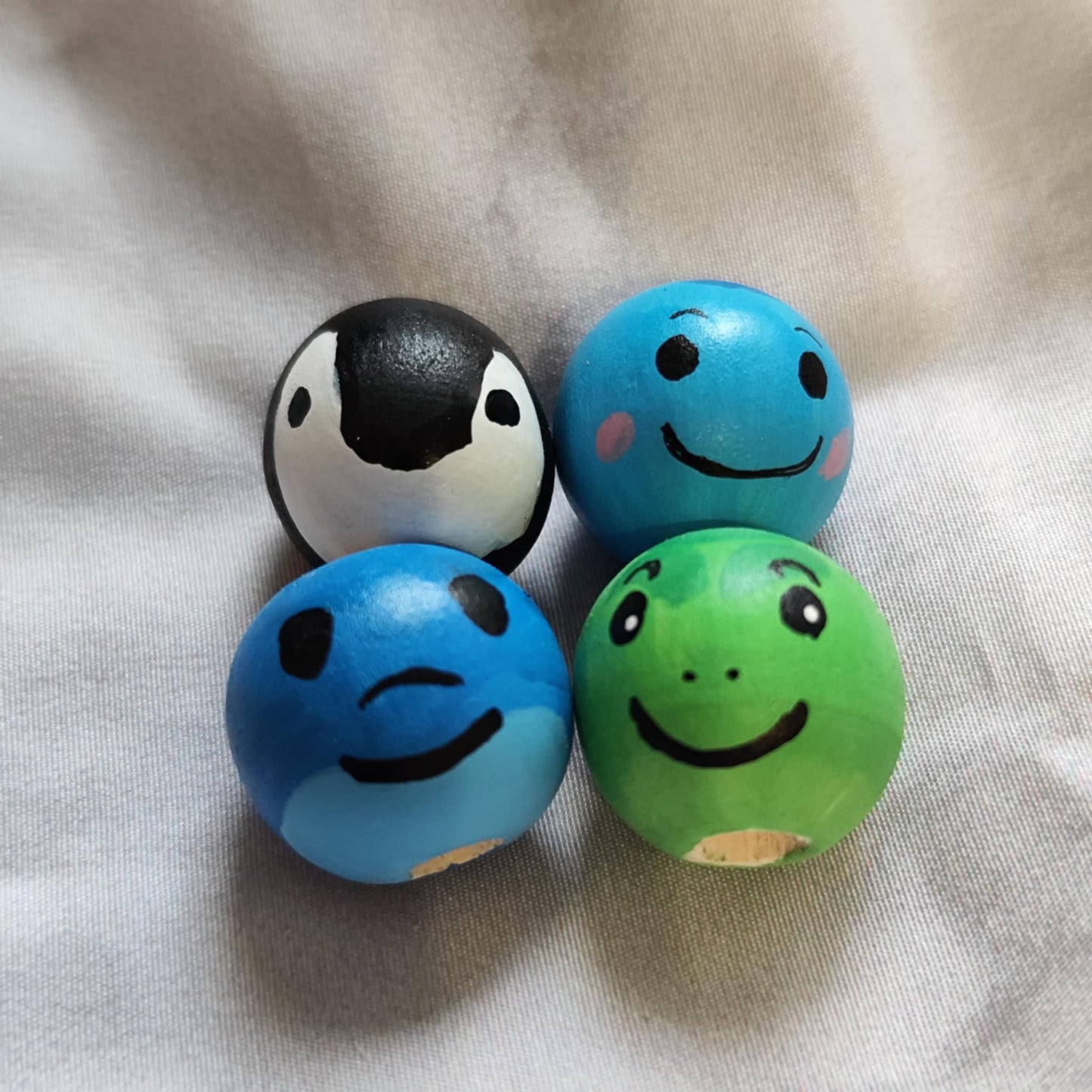 Wassertiere 4er-Set – handbemalte Holzköpfe: Wal, Hai, Orka & Schildkröte, 2 cm