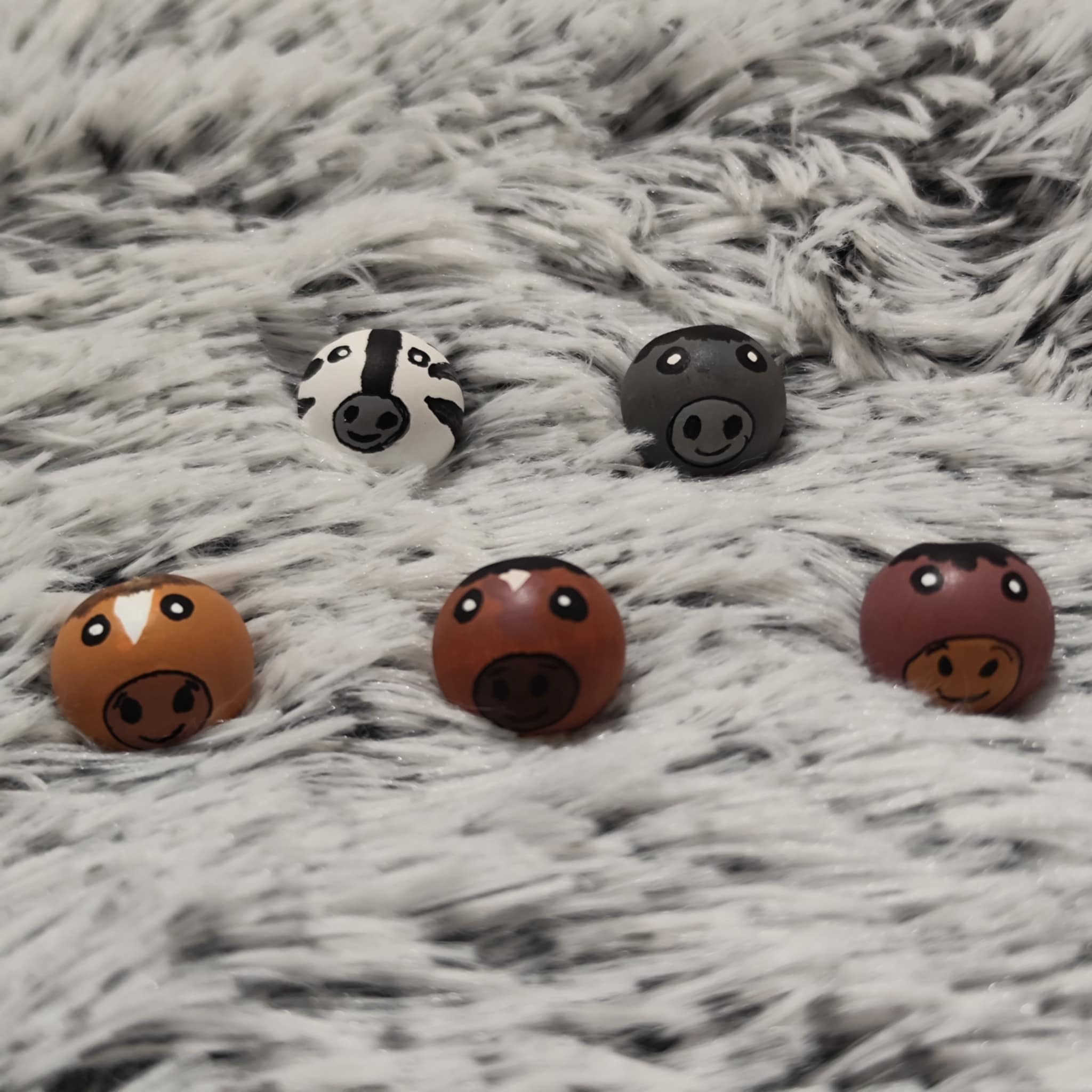 Equiden 5er-Set – handbemalte Holzköpfchen: 3 Pferde, 1 Zebra, 1 Esel, 2 cm