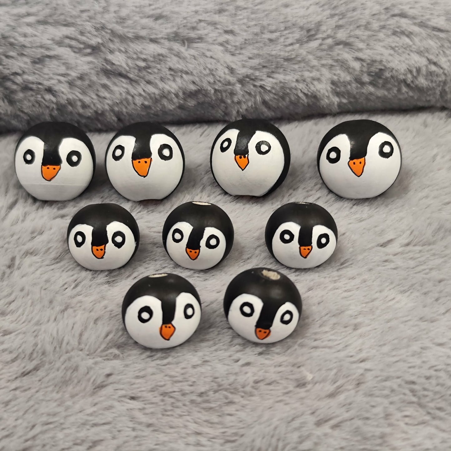 Pinguin – Handbemalte Holzköpfchen | 2 cm oder 2,5 cm | Bastelbedarf & Sorgenwürmchen