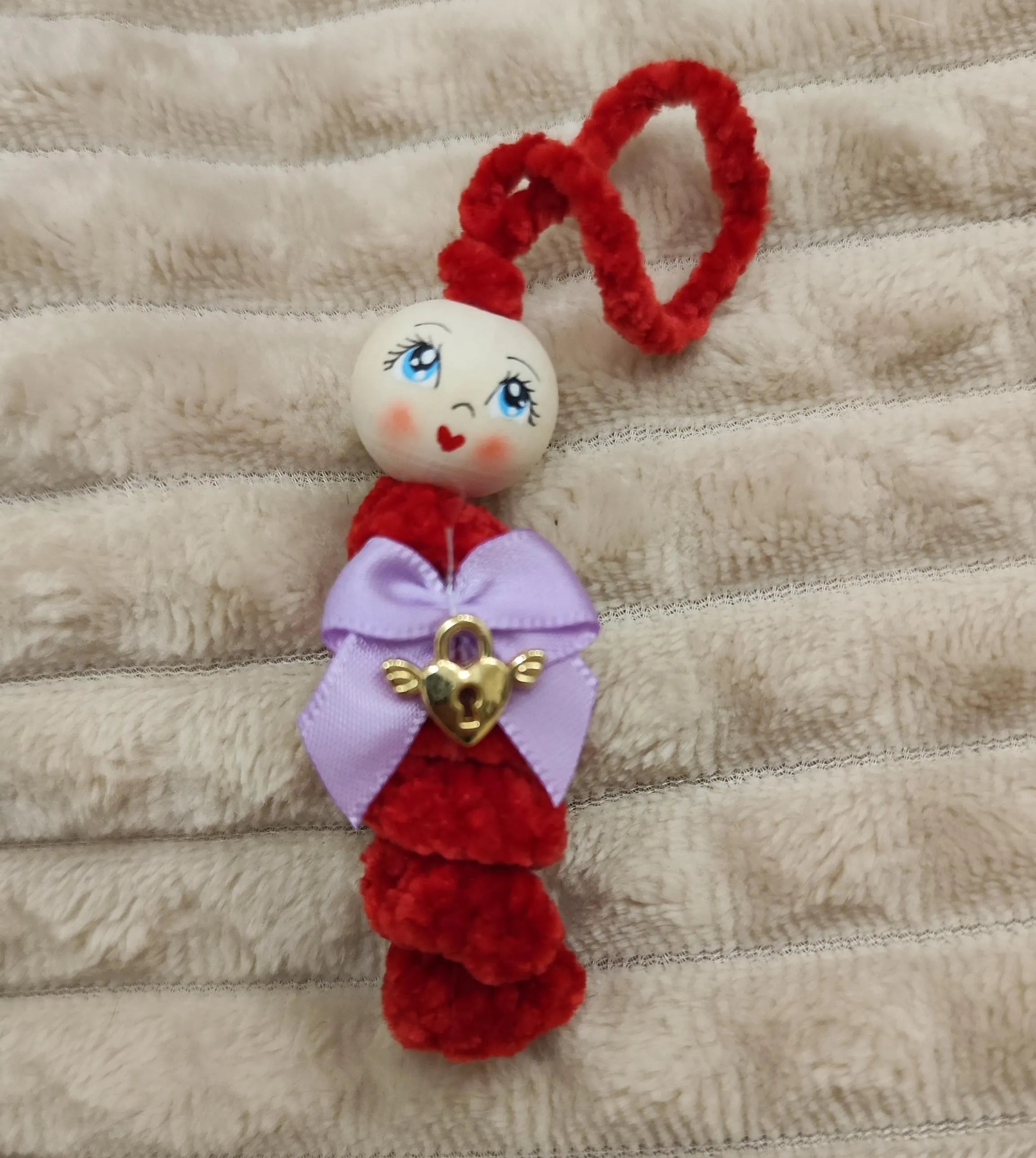 🧶 Plush Queen of Hearts – To give away, keep, fall in love with