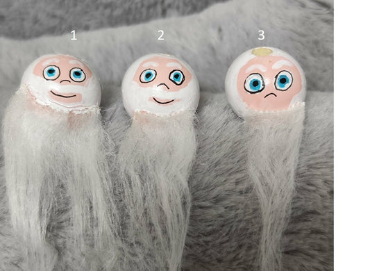 Weihnachtsmann mit Plüschbart – Handbemalte Holzköpfchen | Der flauschigste Santa im Shop