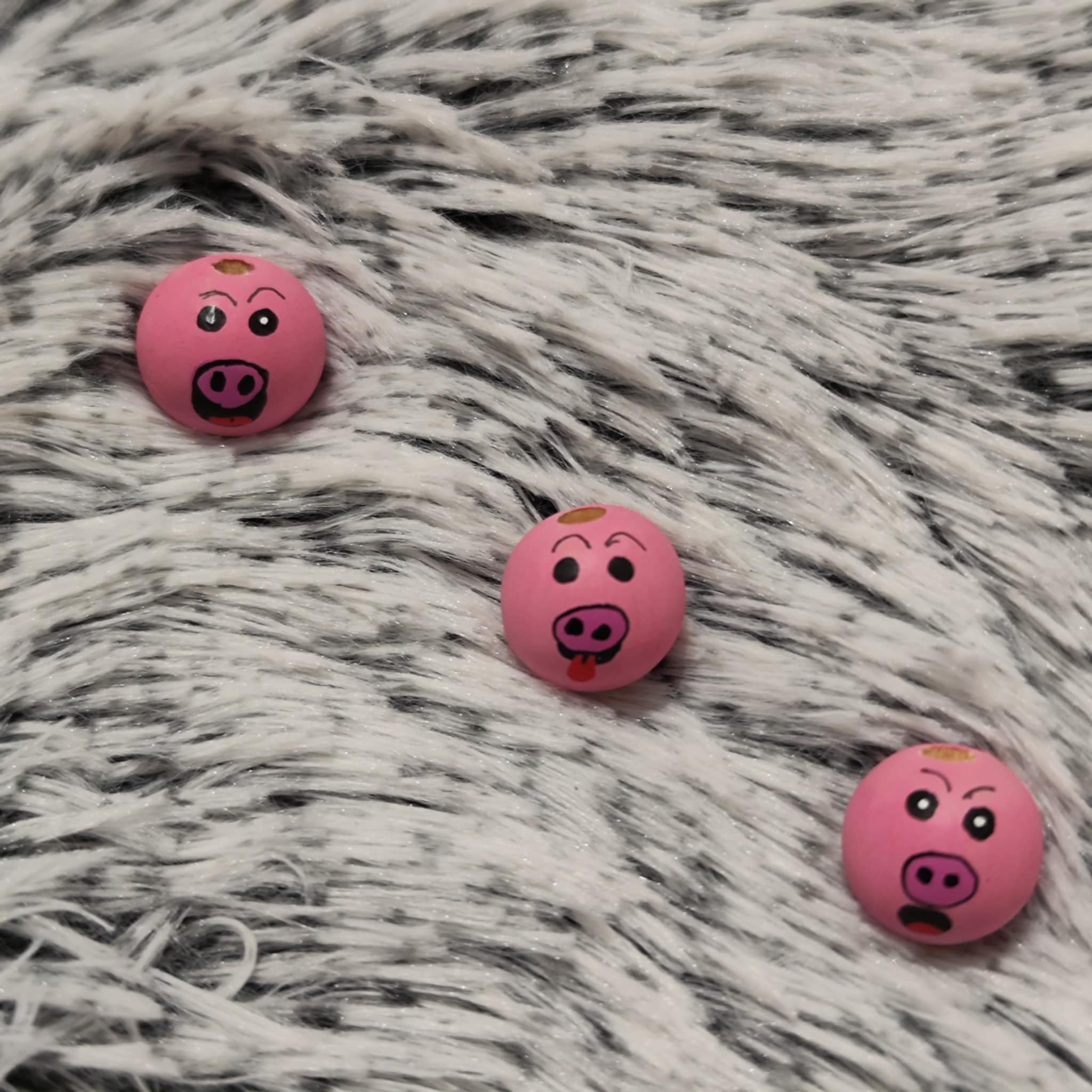 3er-Set Schweinchen – handbemalte Glücks-Holzköpfchen, 2 cm