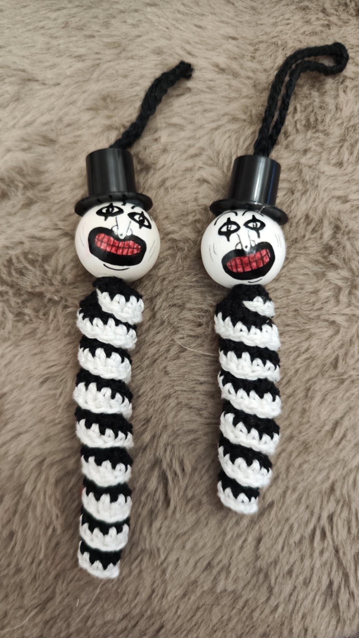 Sorgenwürmchen – Horror-Special mit handbemaltem Kopf