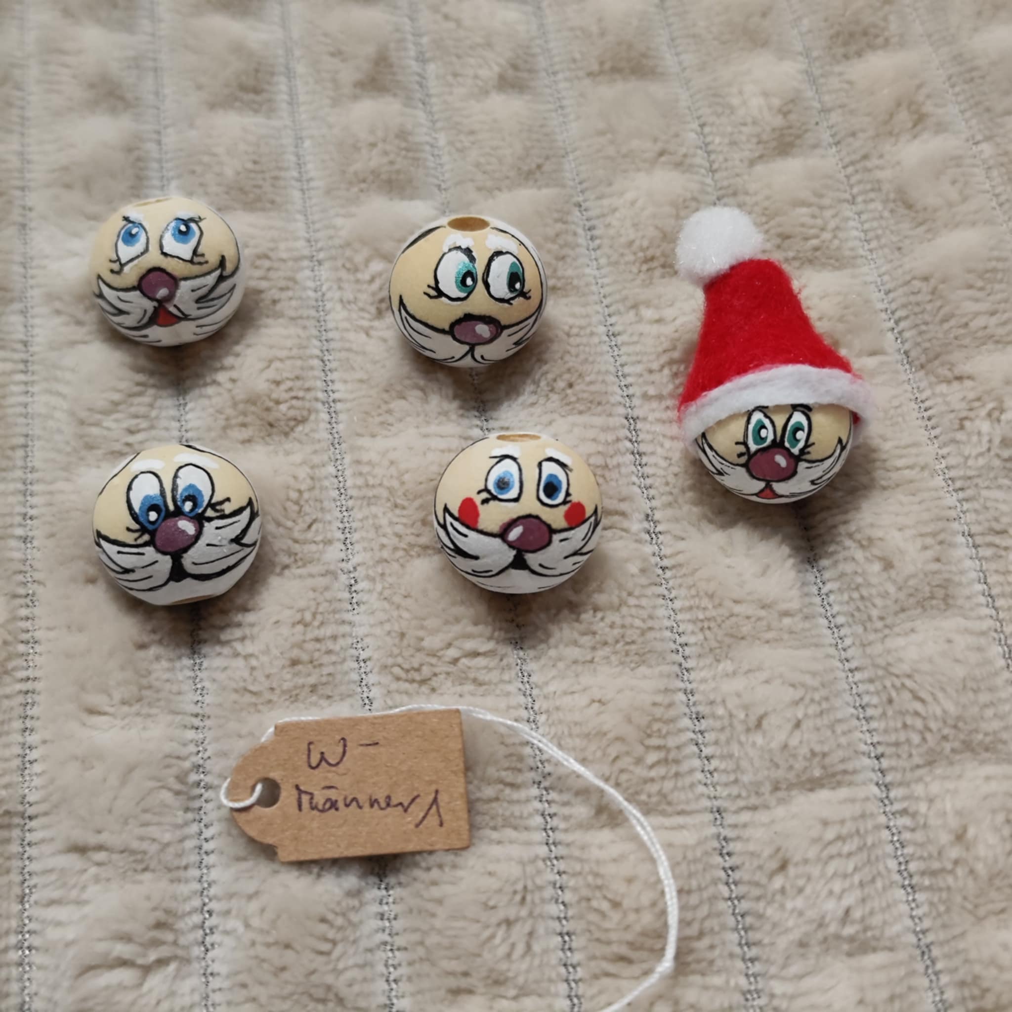 Weihnachtsmann-Köpfchen 5er-Set – handbemalte Holzköpfe mit bunter Nase, 2 cm, Mütze optionaloptional