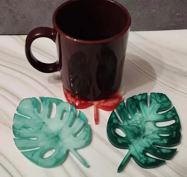 Handmade leaf coaster – nature meets design — dark green