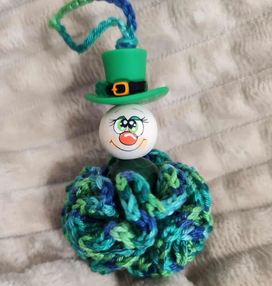 💚 Luckily – Dein Glückswürmchen im grünen Röckchen