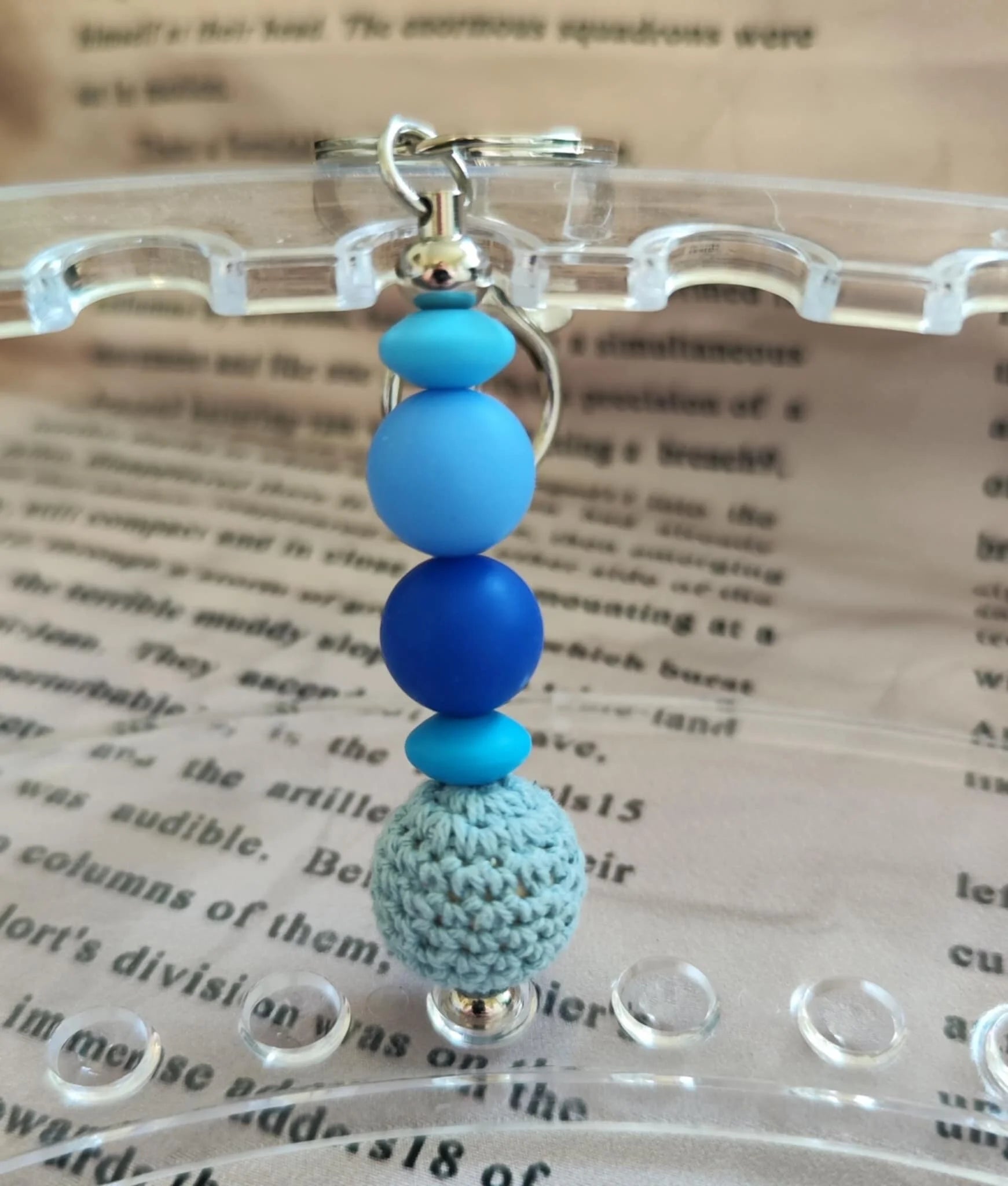 🔵 Clear. Practical. Blue. – The simple keychain