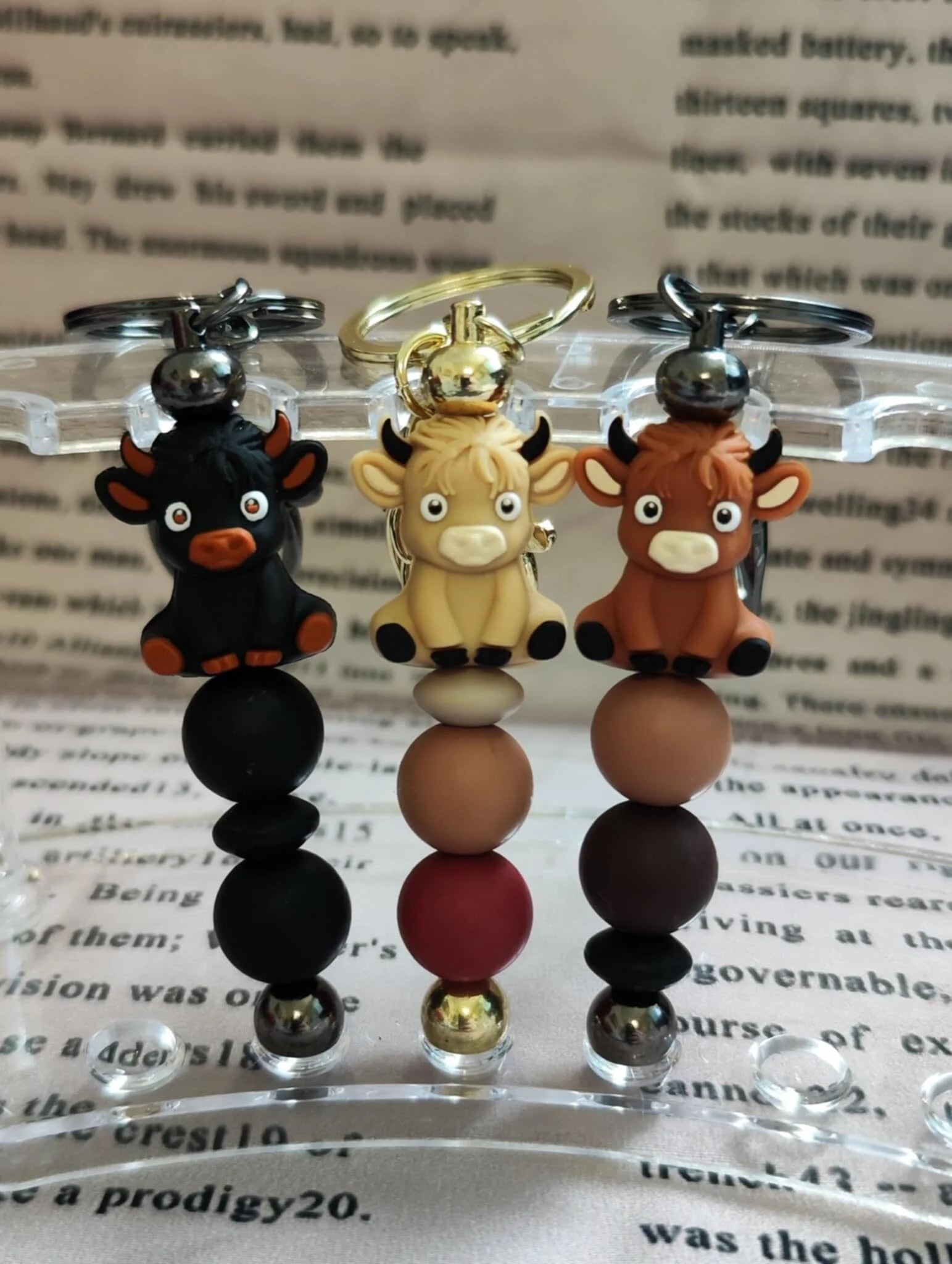 🐮 Taurus keychain – strong, gentle & a little bit in love — right brown