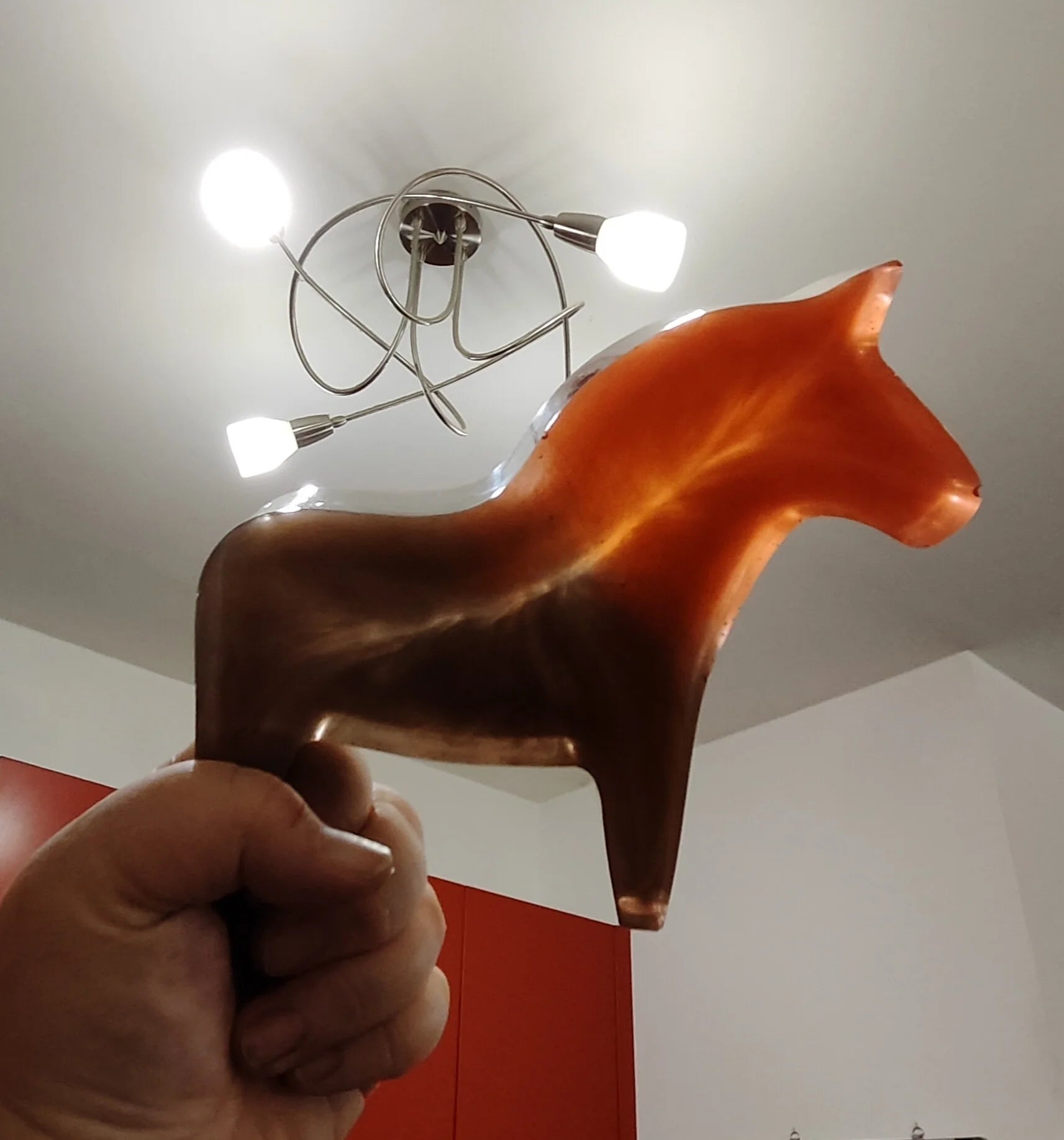 Scandinavian decoration made of epoxy resin – Dala horses lovingly handcrafted