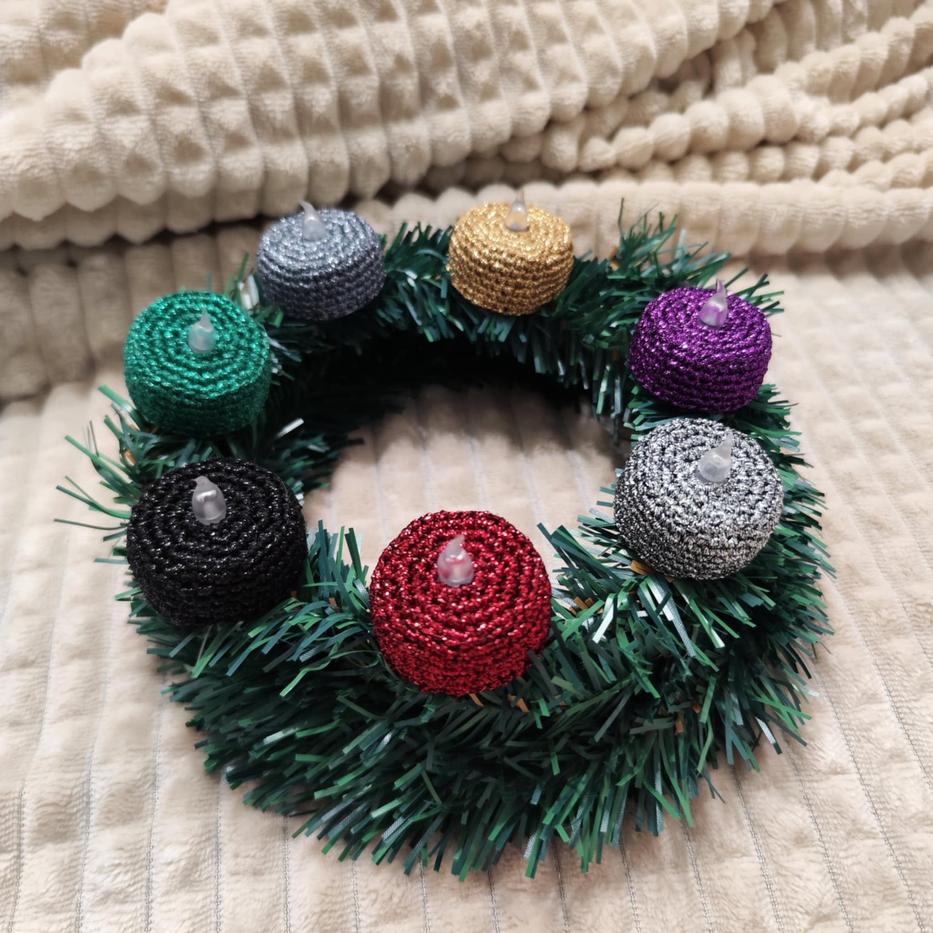 Warmes Licht ohne Kompromisse – Warum LED-Teelichter mit Häkelmantel den Advent verändern