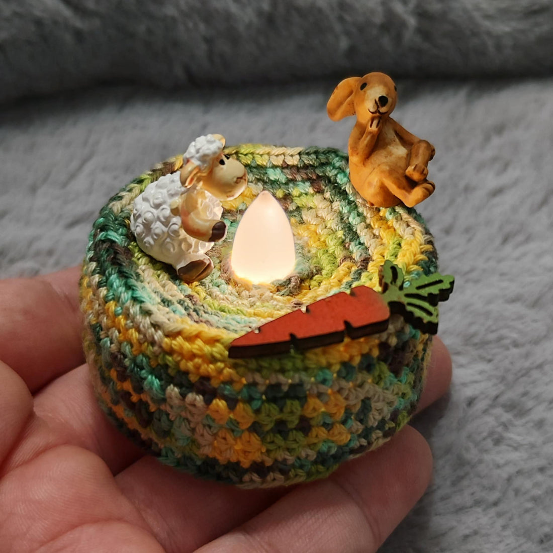 Neu im Shop: Oster-Teelichter mit Häkelmantel & liebevollen Details