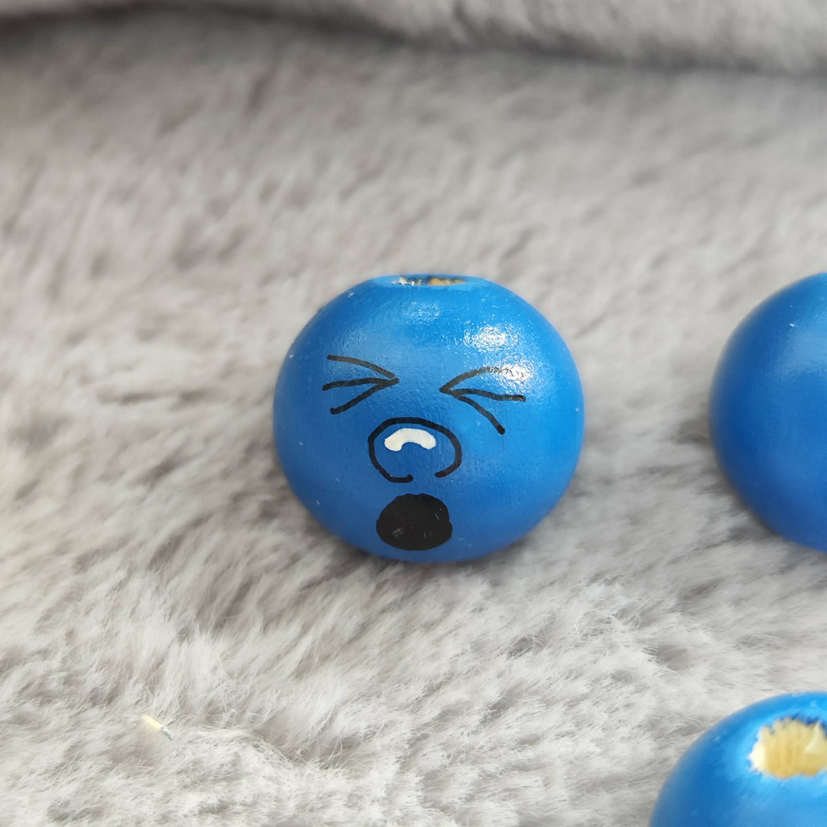 Blaue Wesen – Handbemalte Holzköpfchen | Chaoten in Blau