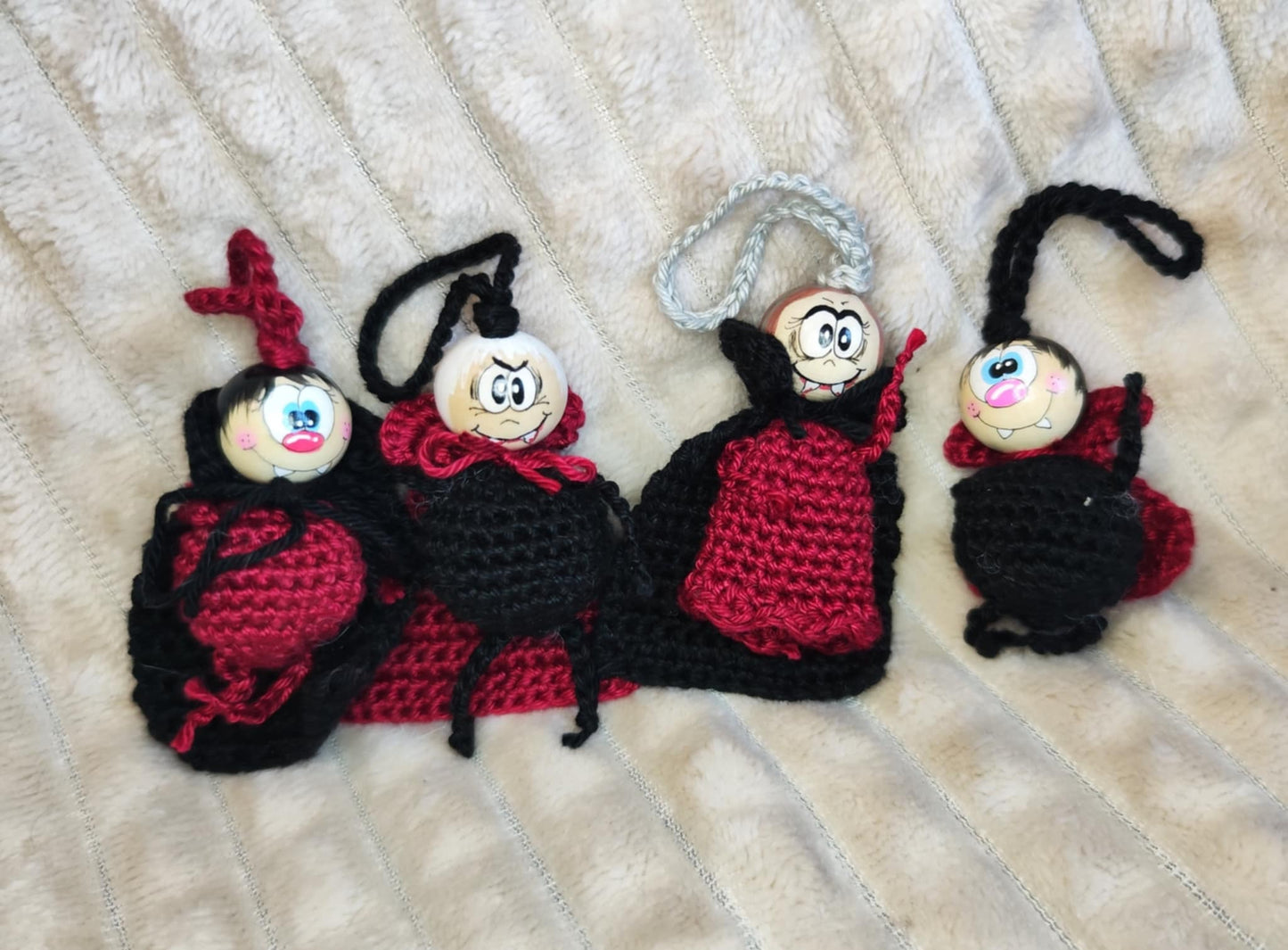 🦇 Häkelanleitung „Graf & Gräfin Dracula“ – bissig gut gehäkelt! (PDF) 🦇