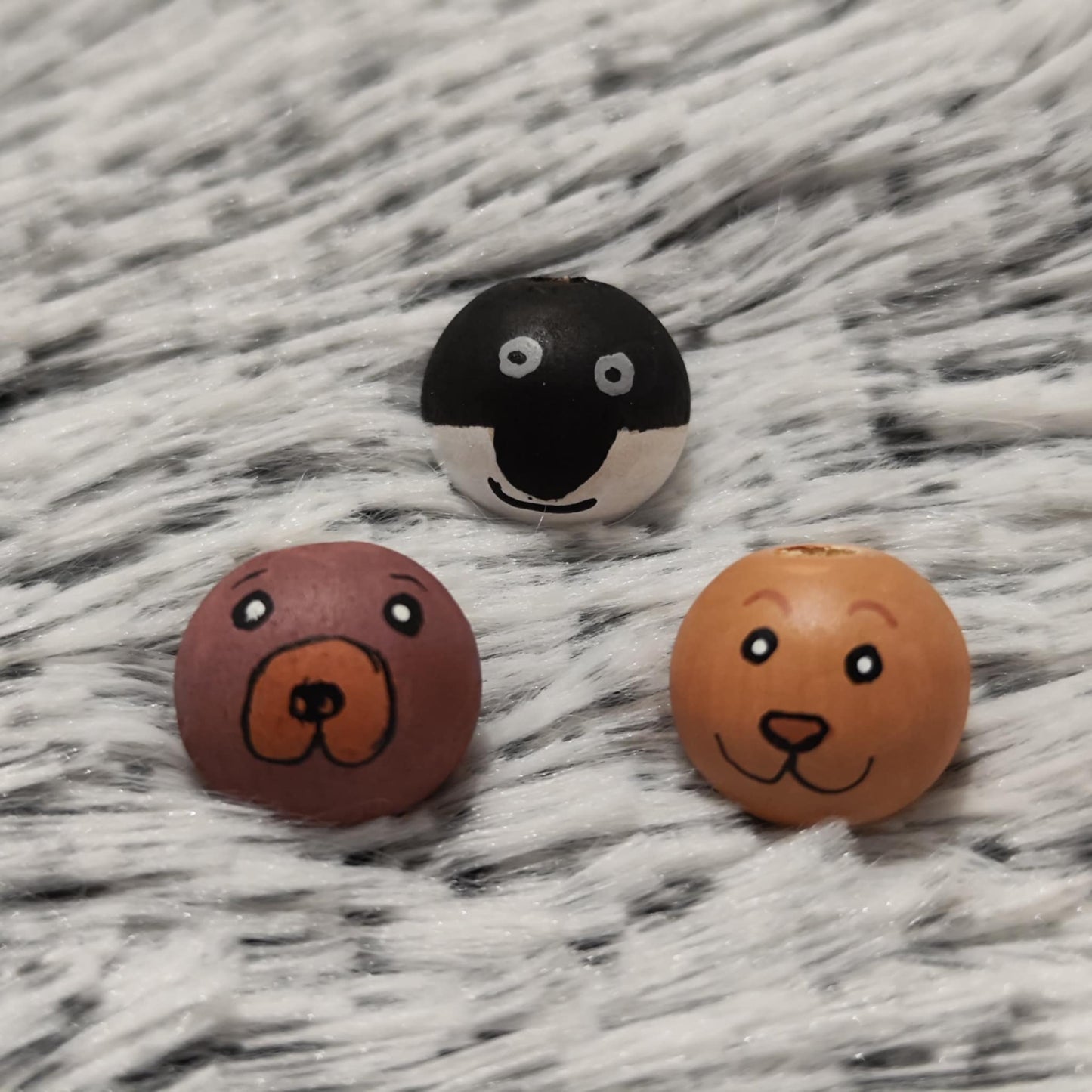 Tiermix 3er-Set – handbemalte Holzköpfchen: Känguru, Wasserschwein, Tapir, 2 cm