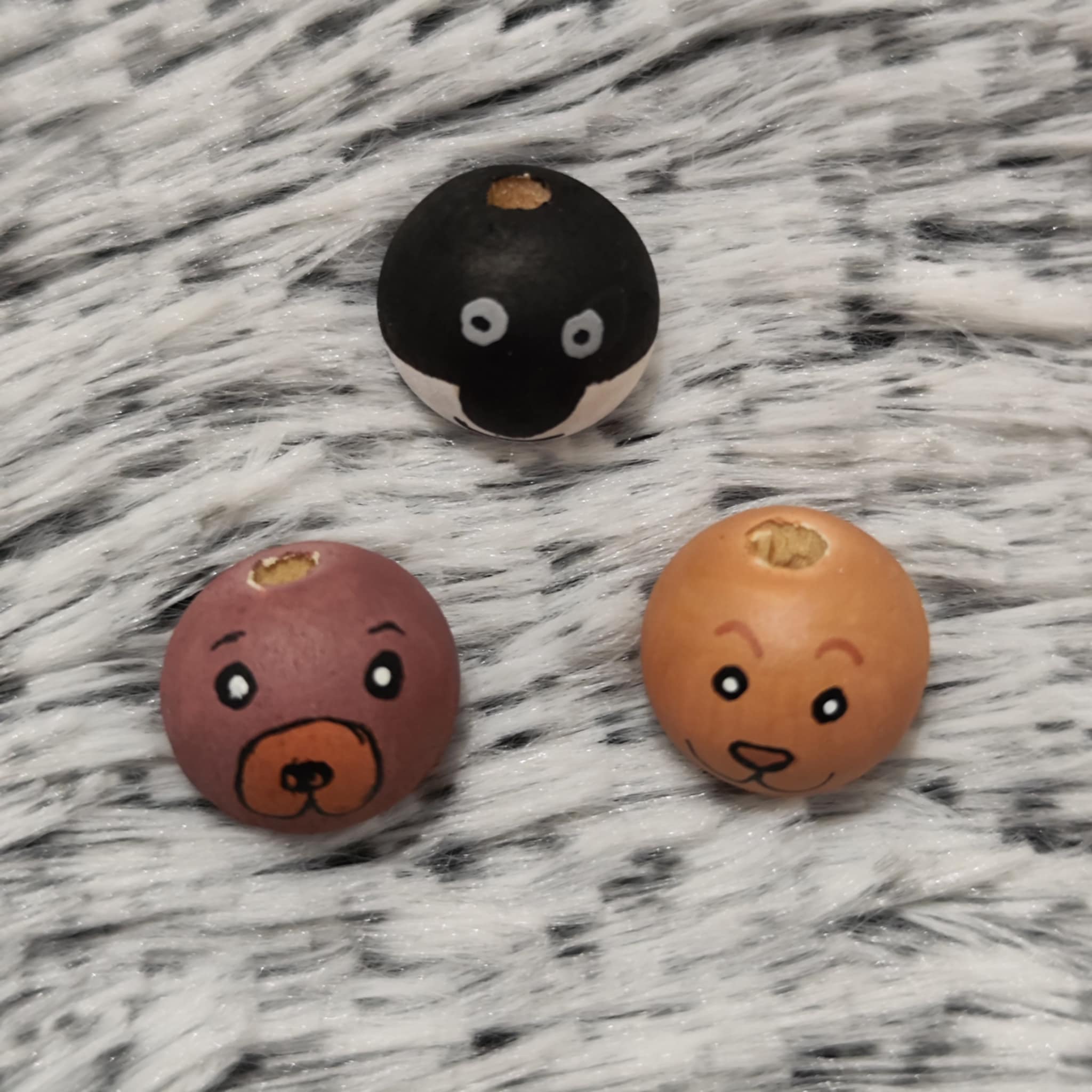 Tiermix 3er-Set – handbemalte Holzköpfchen: Känguru, Wasserschwein, Tapir, 2 cm