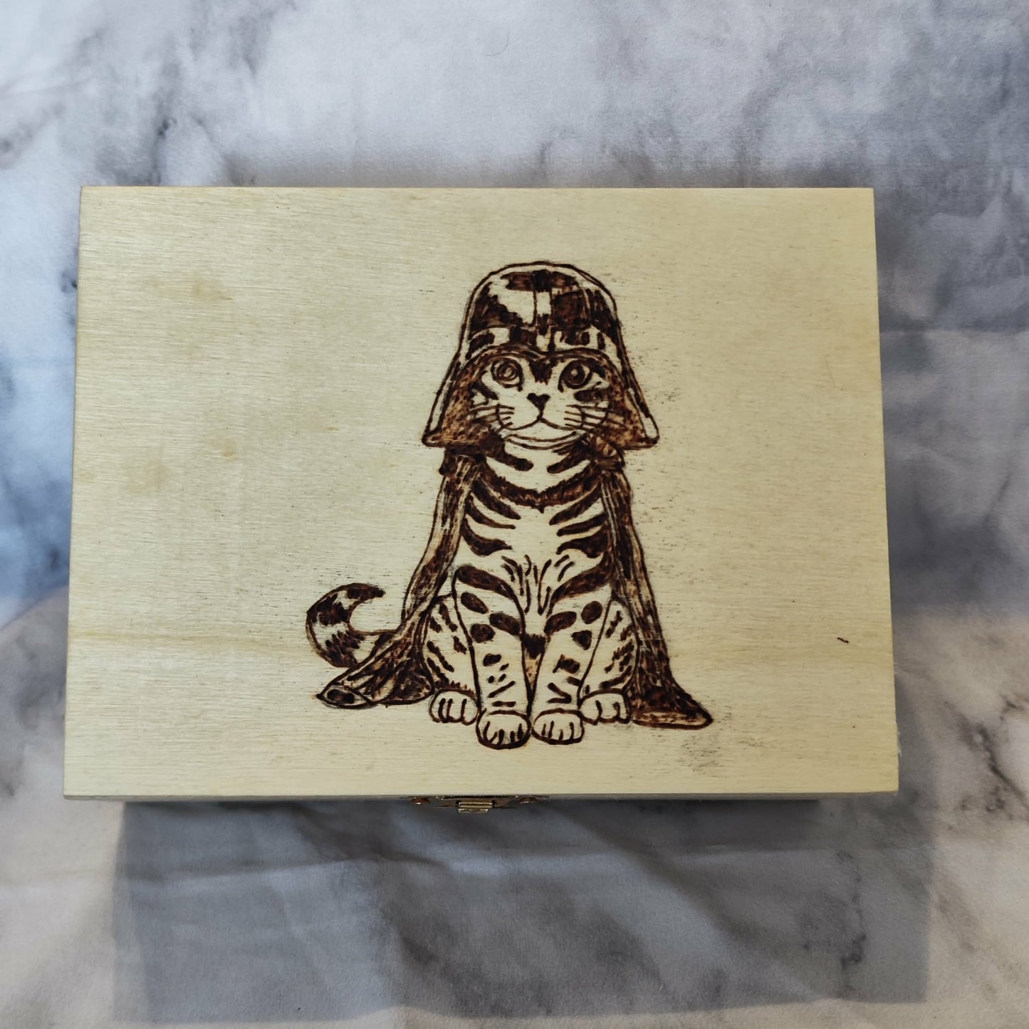 Holzbox mit Brandmalerei – Nerd & Pop Culture Motive (3 Größen)