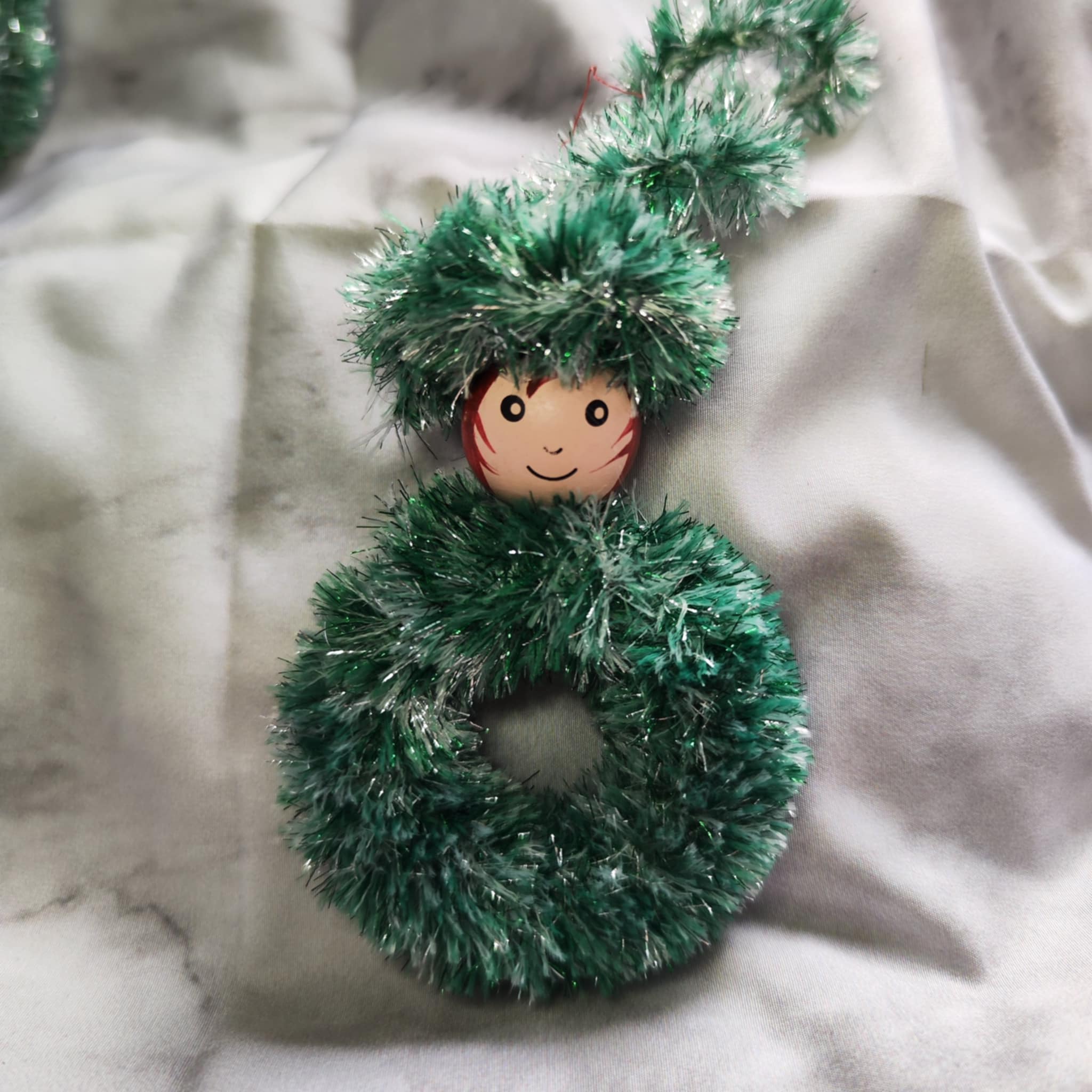 Christbaumkind – handgemachter Christbaumschmuck mit Glitzer & Herz