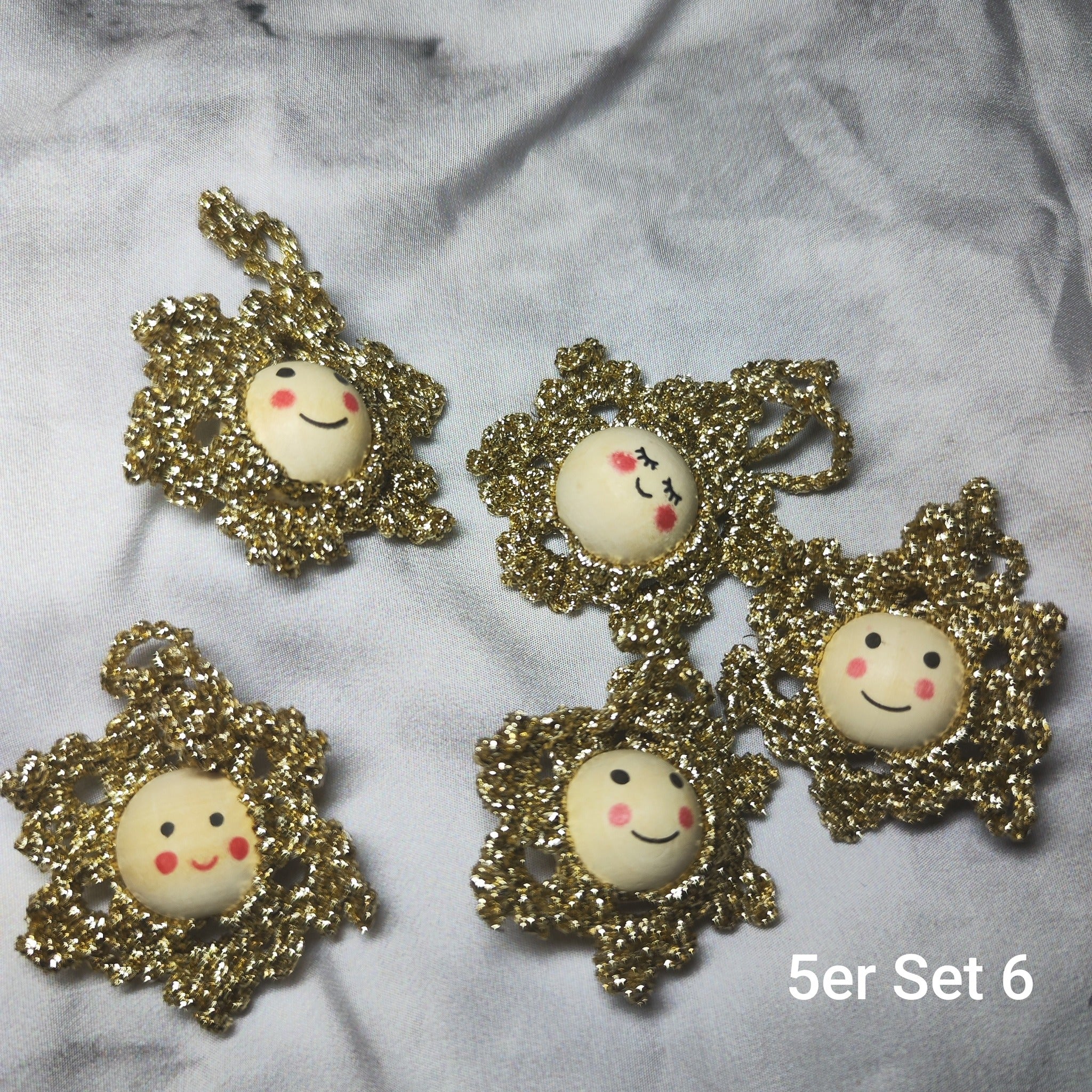 ❄️ Christbaumflocken – gehäkelter Christbaumschmuck im 5er-Set