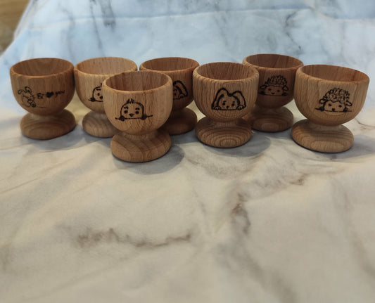 Eierbecher aus Buchenholz mit Brandmalerei – verschiedene Motive