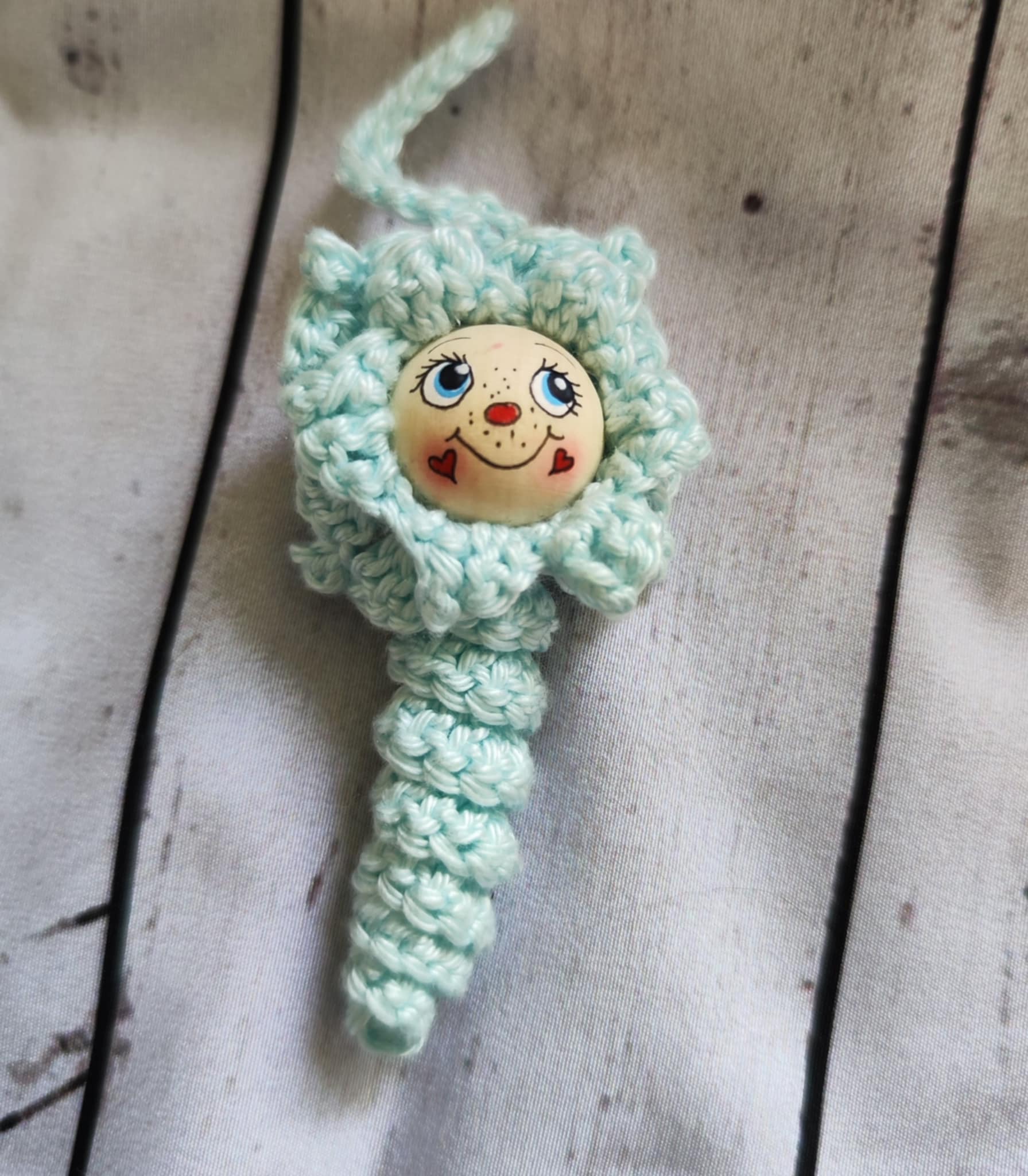 ❄️ Zart wie Frost, stark wie der Winter – Das Eisblumenwürmchen