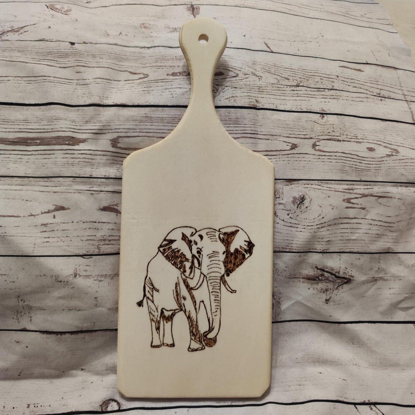 Deko-Schneidebrett aus Holz mit Brandmalerei – 30x12 cm