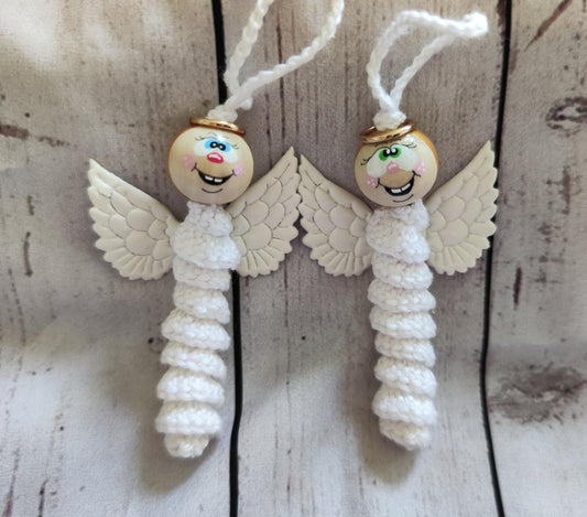 👼 Lichtblick in Weiß – Das Engelswürmchen (auch: Christkind-Würmchen) — rechter Engel