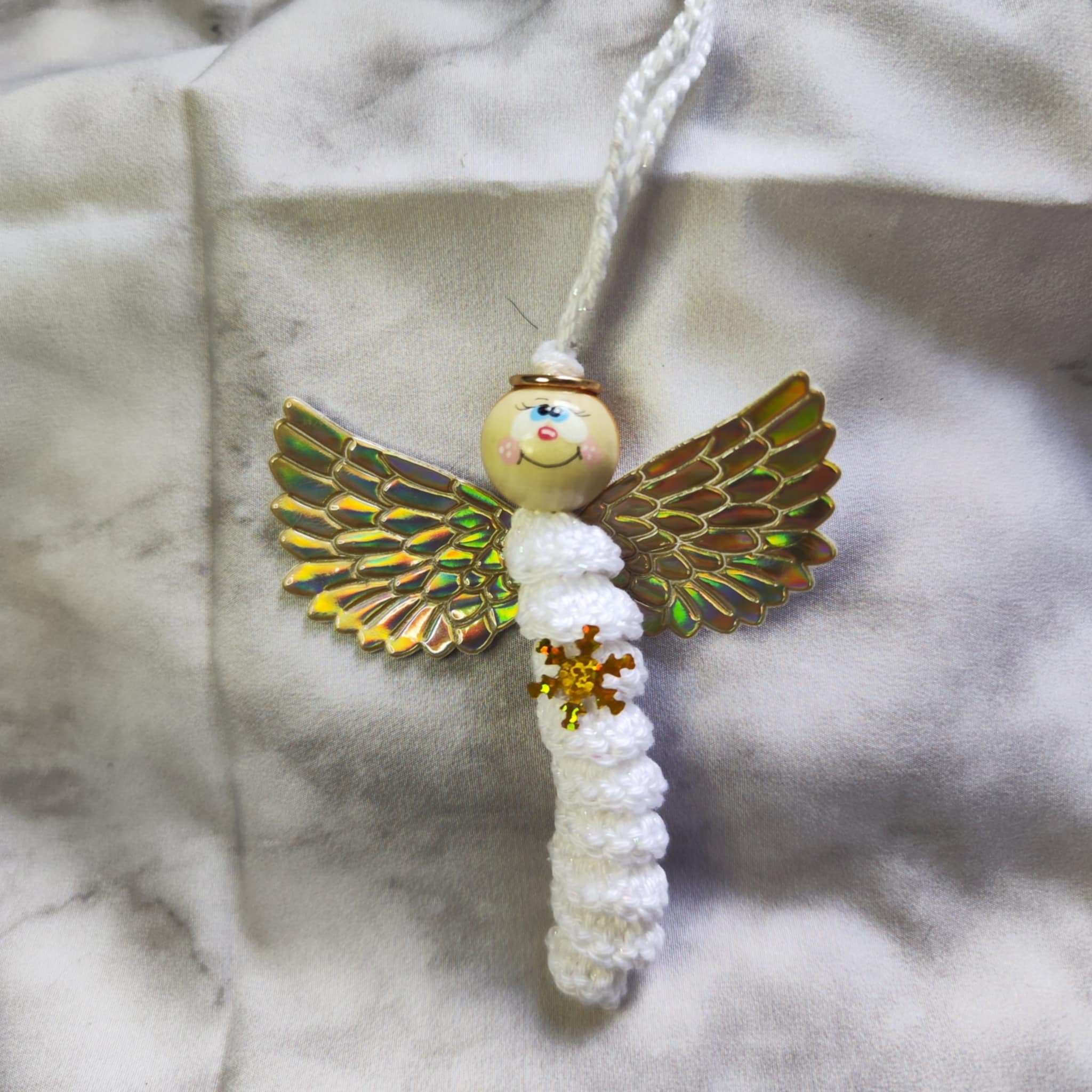 Handgehäkelte Engel – zarte Glücksbringer mit dezentem Glitzer