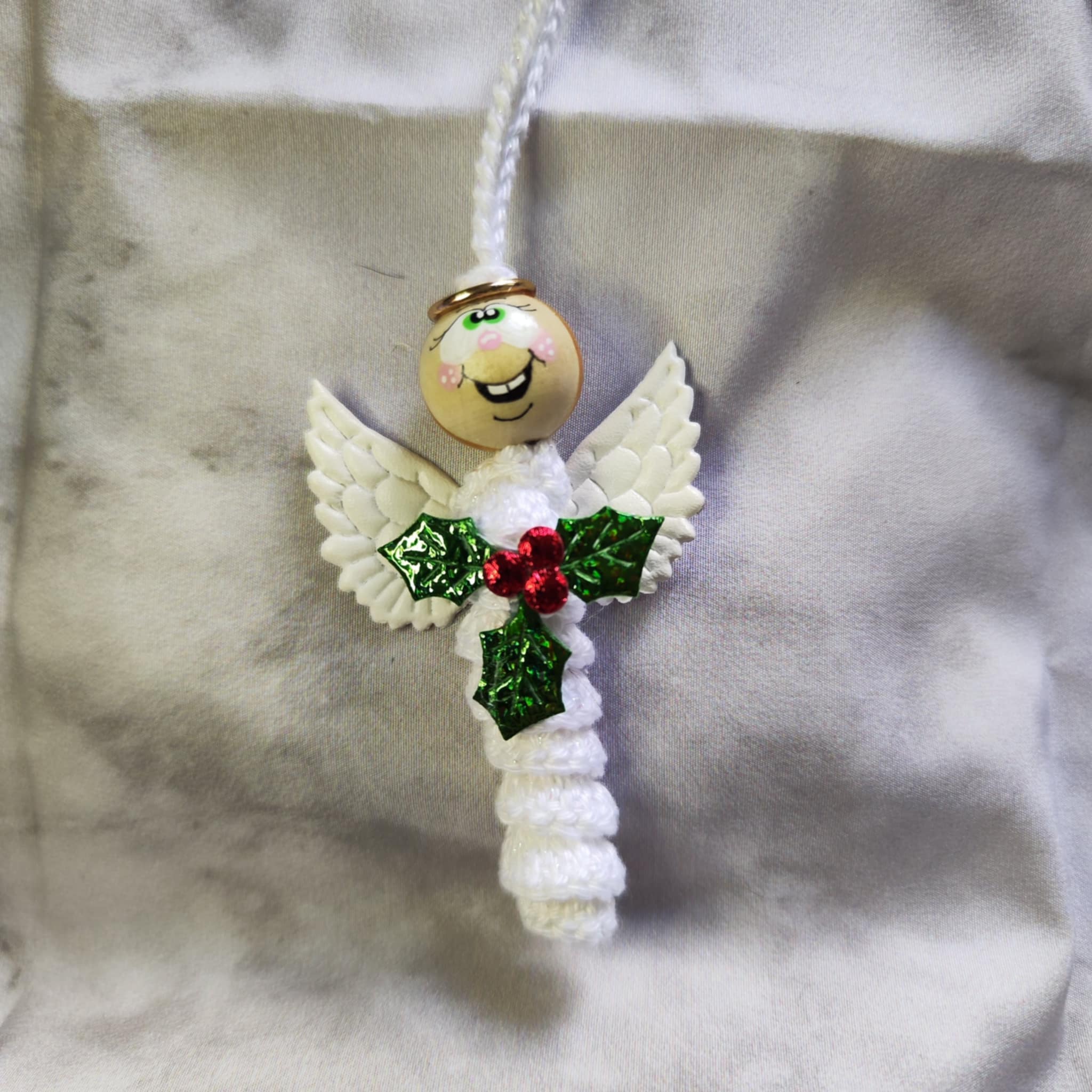 Handgehäkelte Engel – zarte Glücksbringer mit dezentem Glitzer