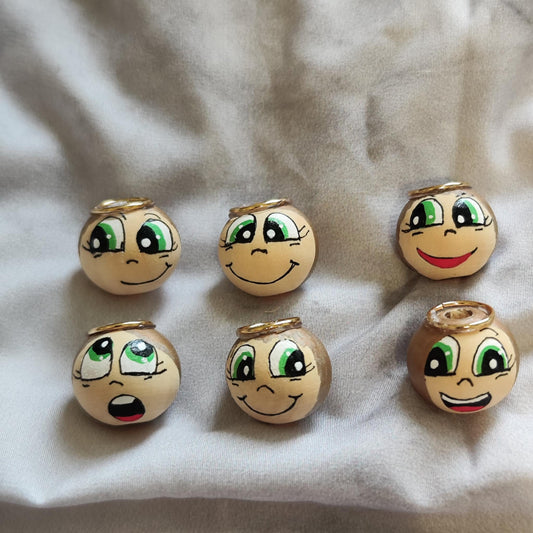 Engel-Köpfchen 6er-Set – handbemalte Holzköpfe mit Heiligenschein & dunkelgoldenem Haar, 2 cm