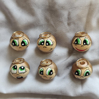 Engel-Köpfchen 6er-Set – handbemalte Holzköpfe mit Heiligenschein & dunkelgoldenem Haar, 2 cm