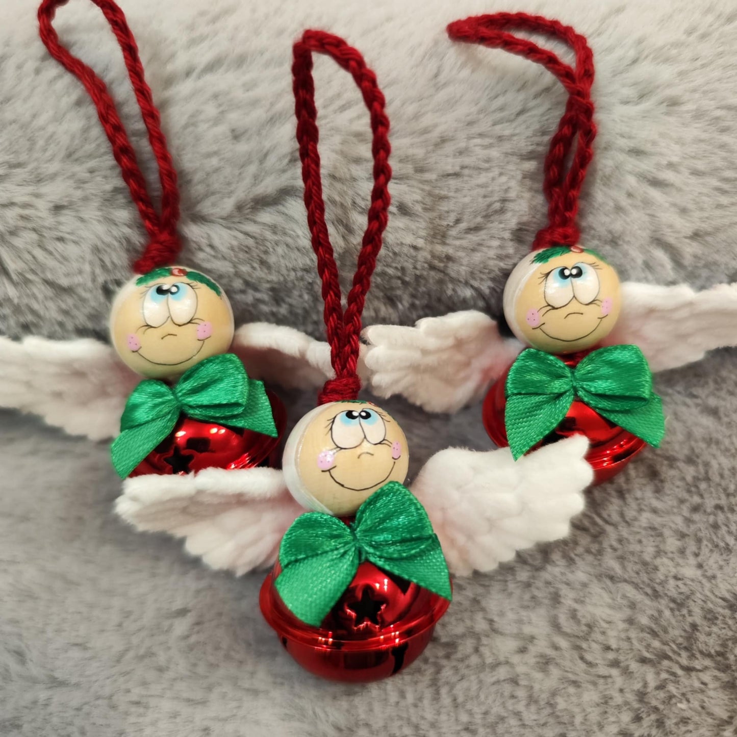 Läutendes Engelsmädchen – handgefertigter Weihnachtsanhänger**