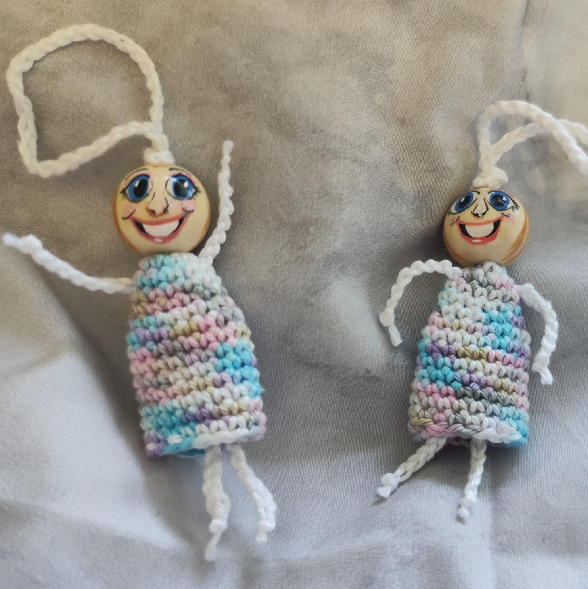 🖤💗 Sorgenwürmchen-Duo „Wednesday & Enid“ – Gegensätze, die sich ergänzen