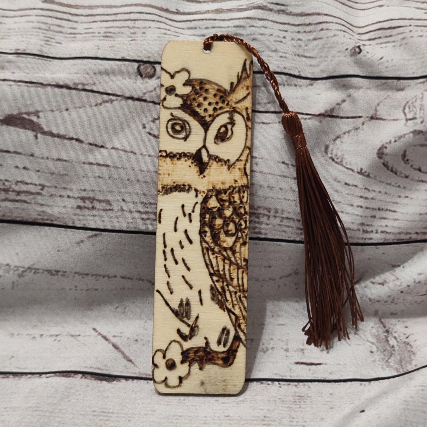 Holz-Lesezeichen mit Brandmalerei – verschiedene Motive (11,8x3 cm)