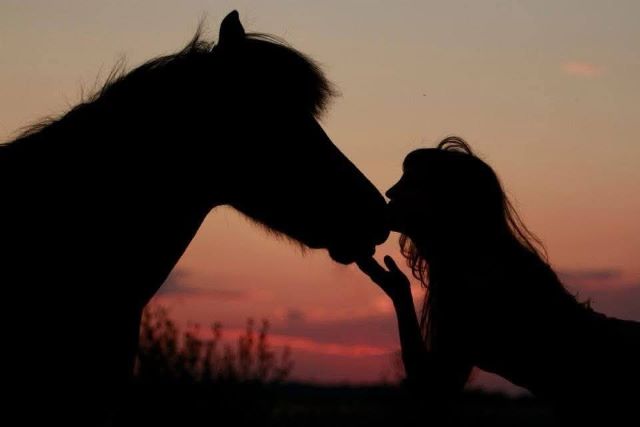 personalisiertes Jausenbrett aus Buchenholz mit Brandmalerei – Variante A (25x16 cm)
