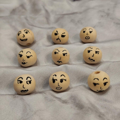 😊 9er-Set Holzköpfchen – einfache Frauengesichter mit Emotionen