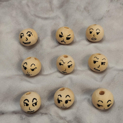 😊 9er-Set Holzköpfchen – einfache Frauengesichter mit Emotionen