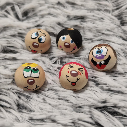 Crazy Friends 5er-Set – ausdrucksstarke Holzköpfchen mit Charakter, 2 cm