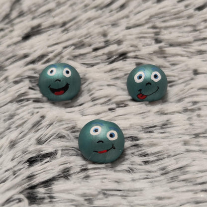 Frostis 3er-Set – handbemalte Schneemann-Holzköpfchen mit Wintercharme, 2 cm