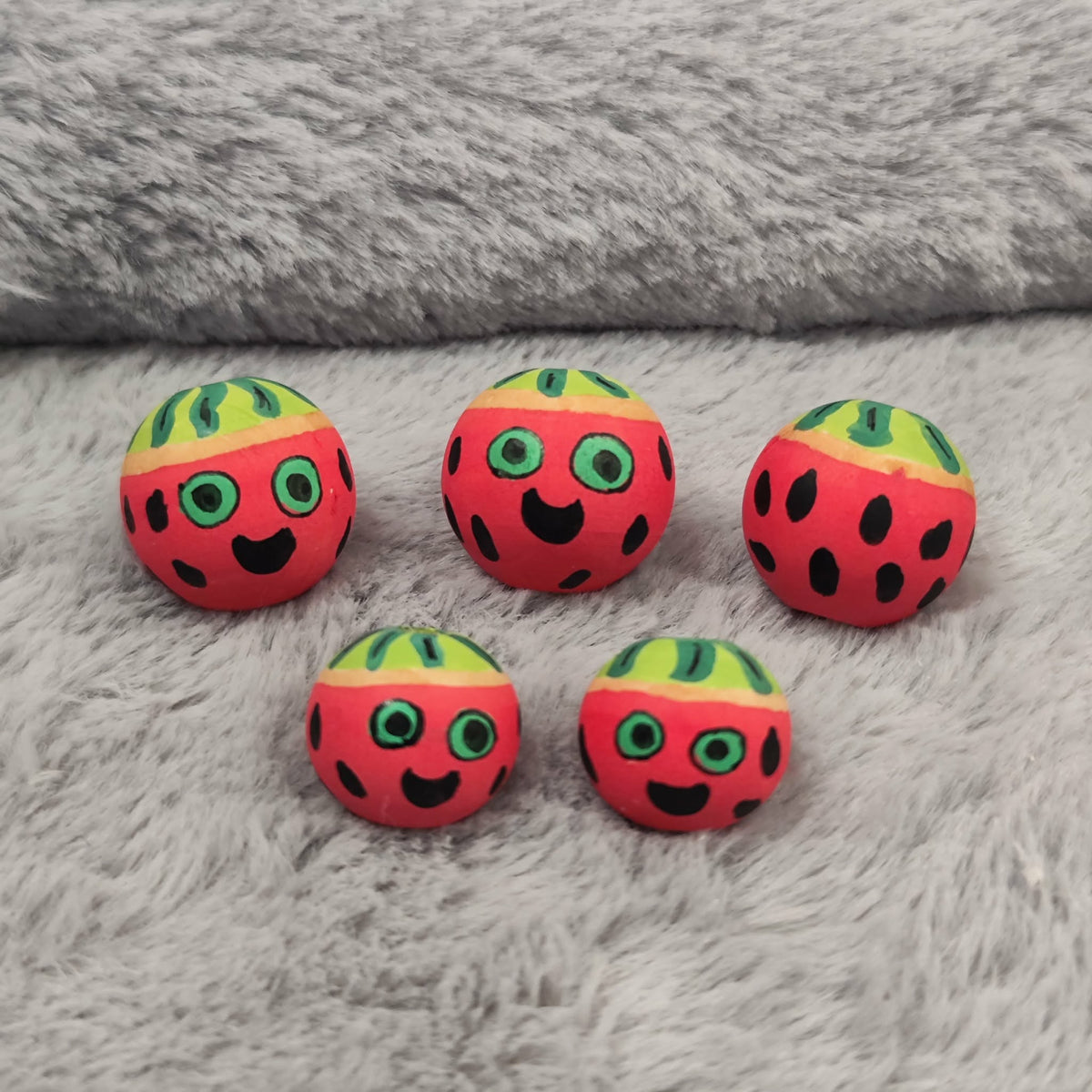 Früchtchen Wassermelonenkopf – Handbemalte Holzköpfchen | 2 cm oder 2,5 cm | Bastelbedarf & Sorgenwürmchen