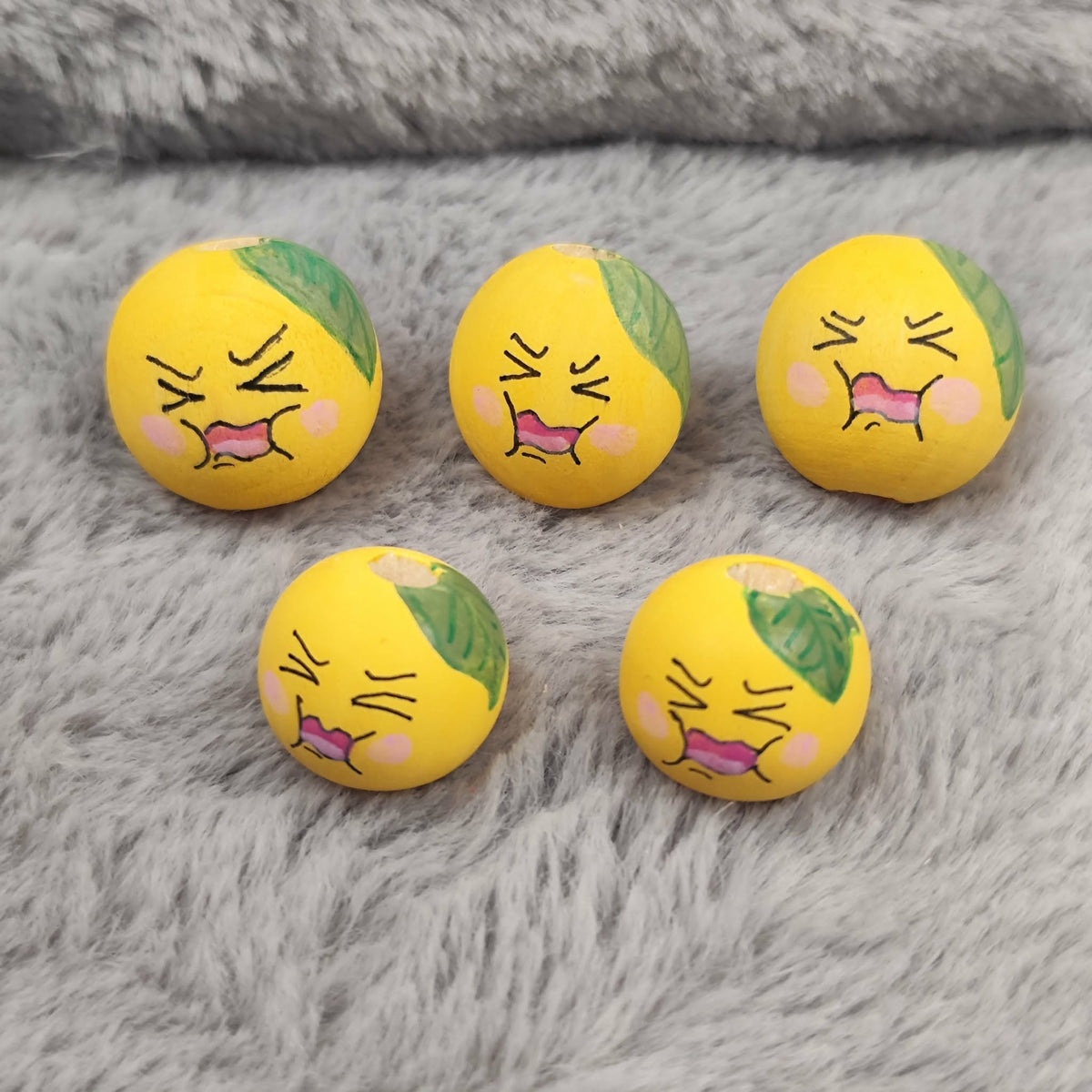 Früchtchen Zitronenkopf – Handbemalte Holzköpfchen | 2 cm oder 2,5 cm | Bastelbedarf & Sorgenwürmchen