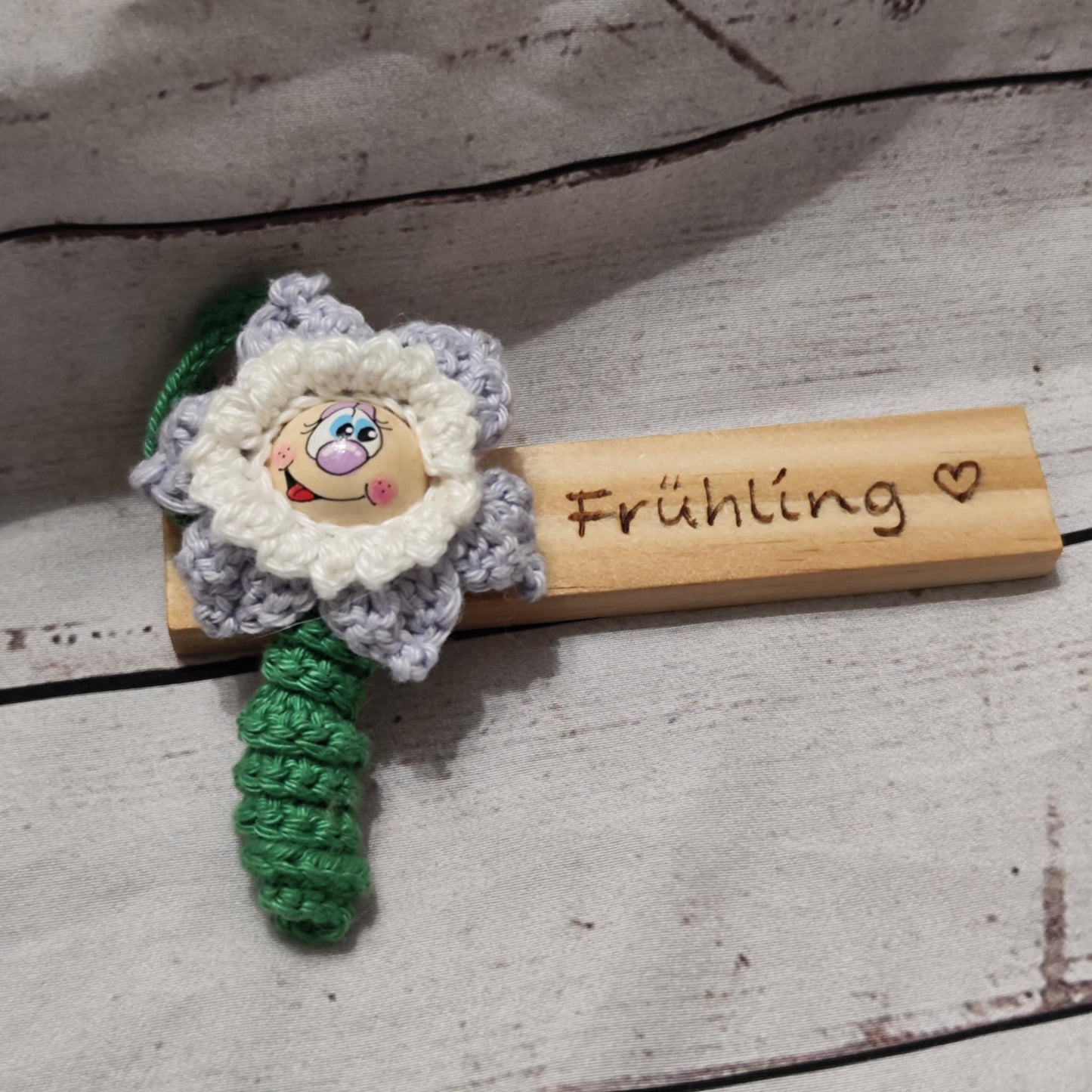 verschiedene Sets: Sorgenwürmchen + Holzklötzchen mit Brandmalerei