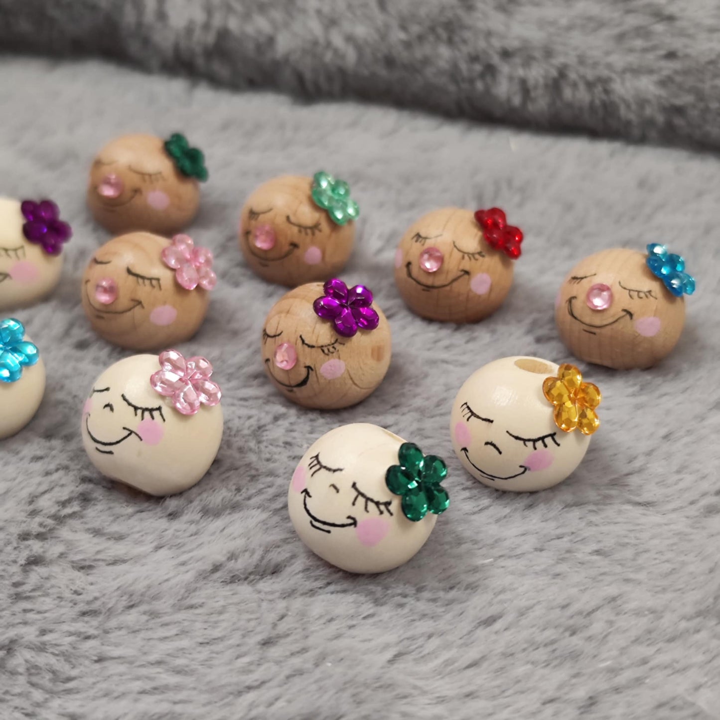 Frühlingsmädchen Köpfchen aus Holz – Buchenholz & helles Naturholz, handbemalt