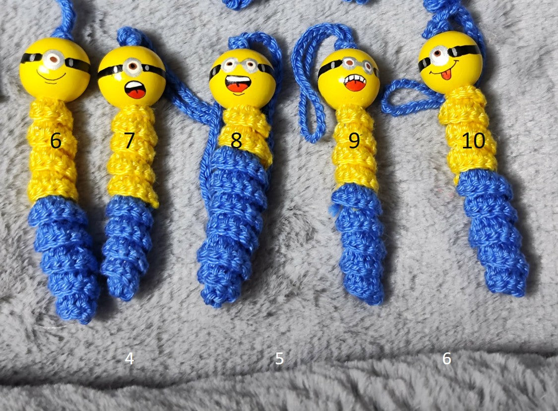 Gelbe Helferlein – Handgehäkeltes Sorgenwürmchen | Für alle Fans der kleinen Chaoten