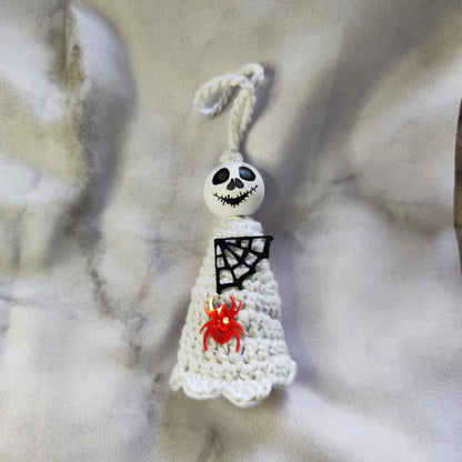 Glow in the dark! Gehäkelte Geisterwürmchen mit Leuchtgarn – Spukig, süß & handgemacht