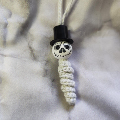 Glow in the dark! Gehäkelte Geisterwürmchen mit Leuchtgarn – Spukig, süß & handgemacht