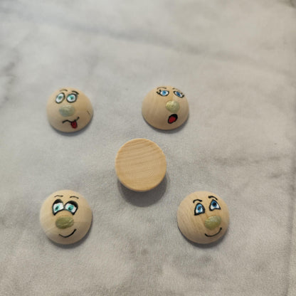 🌟 5er-Set halbe Holzköpfchen mit goldener Nase – reduziert, charmant & handbemalt