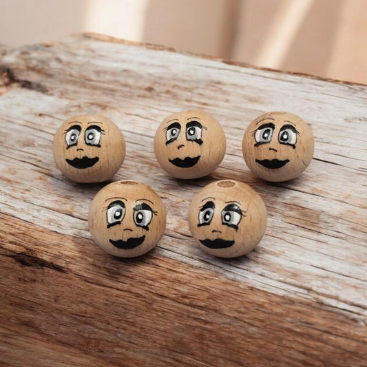 Gothic Girl Köpfchen aus Buchenholz – handbemalt im Dark-Style